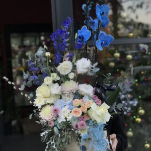 luxury vazoda mavi orkide aranjmanı izmir