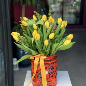 Veronas Renkli Vazoda Sarı Lale